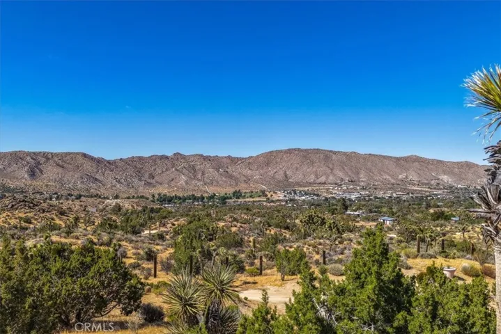 55183 Cooper Lane, Yucca Valley, California 92284