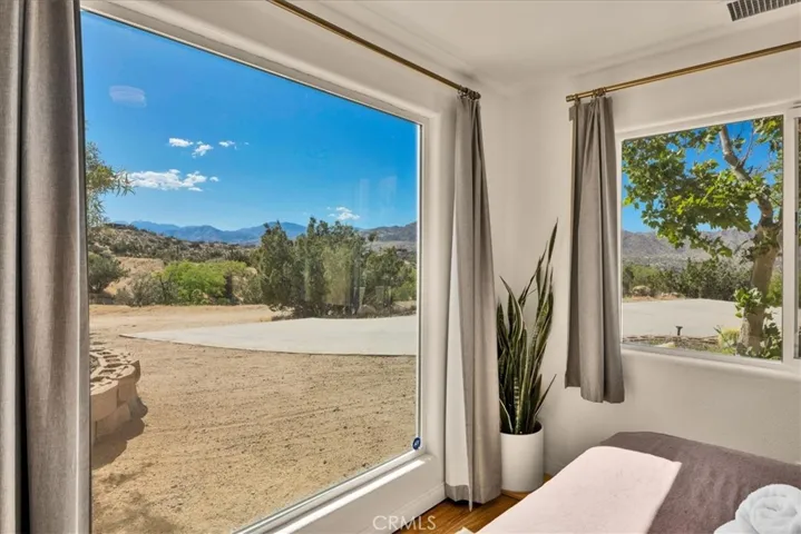 55183 Cooper Lane, Yucca Valley, California 92284