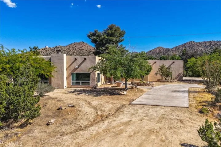55183 Cooper Lane, Yucca Valley, California 92284