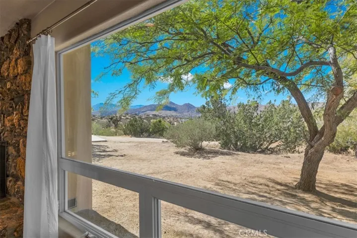 55183 Cooper Lane, Yucca Valley, California 92284