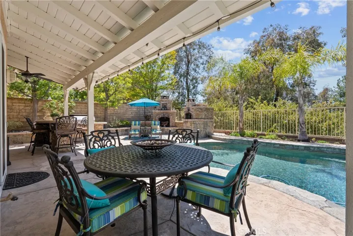 23258 Savory, Valencia, California 91354
