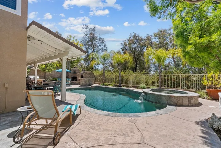 23258 Savory, Valencia, California 91354