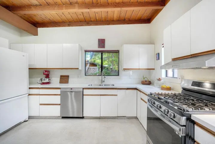 1974 Manchester Avenue, Cardiff By The Sea, California 92007