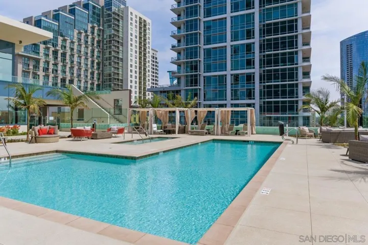 Swimming Pool/Hot Tub/Sauna
