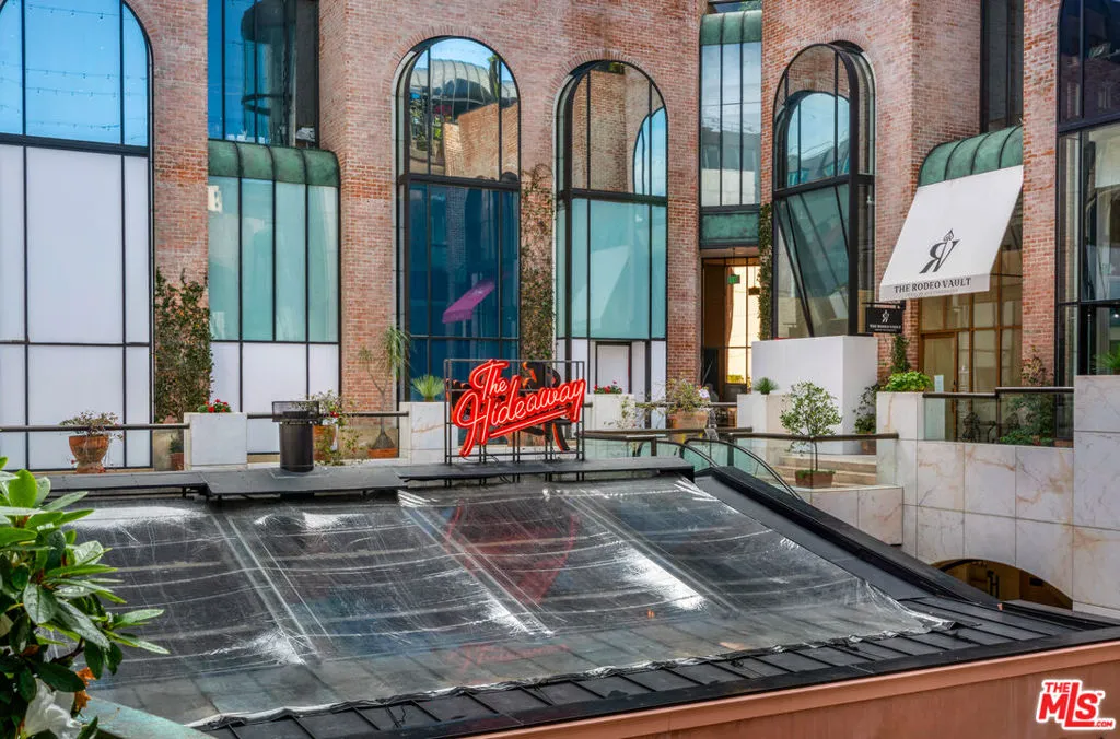 421 N Rodeo Dr
