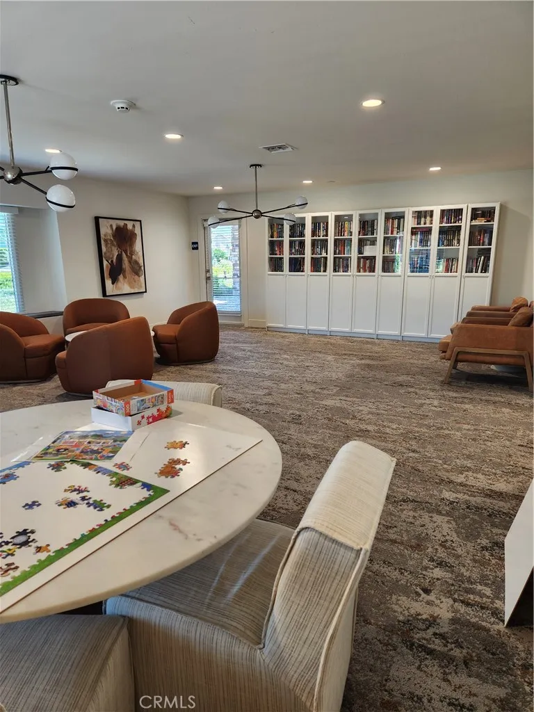 Game / reading room