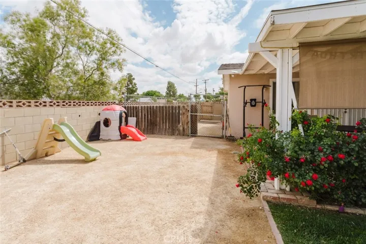 45437 Andale Avenue, Lancaster, California 93535