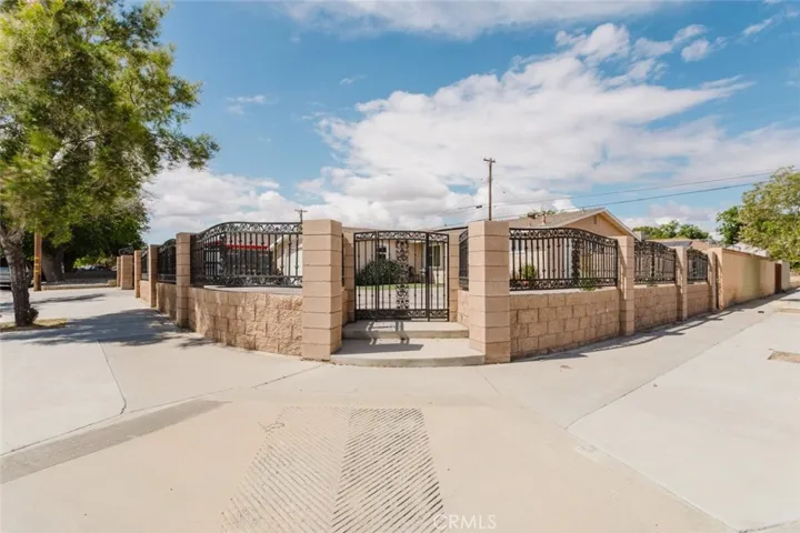 45437 Andale Avenue, Lancaster, California 93535