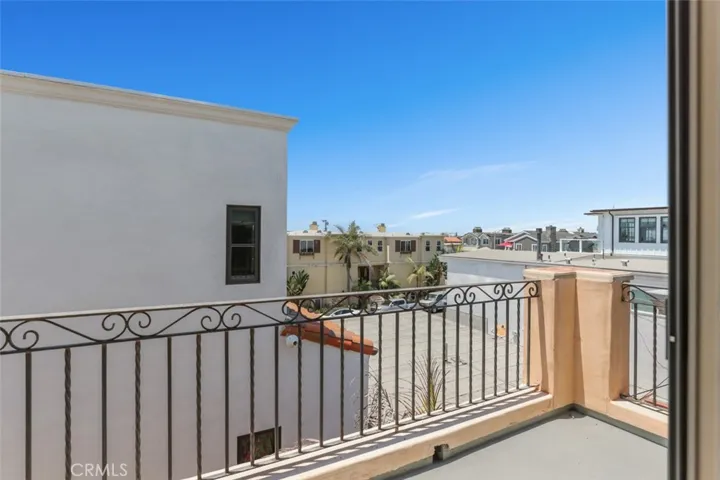 209 Crest, Manhattan Beach, California 90266