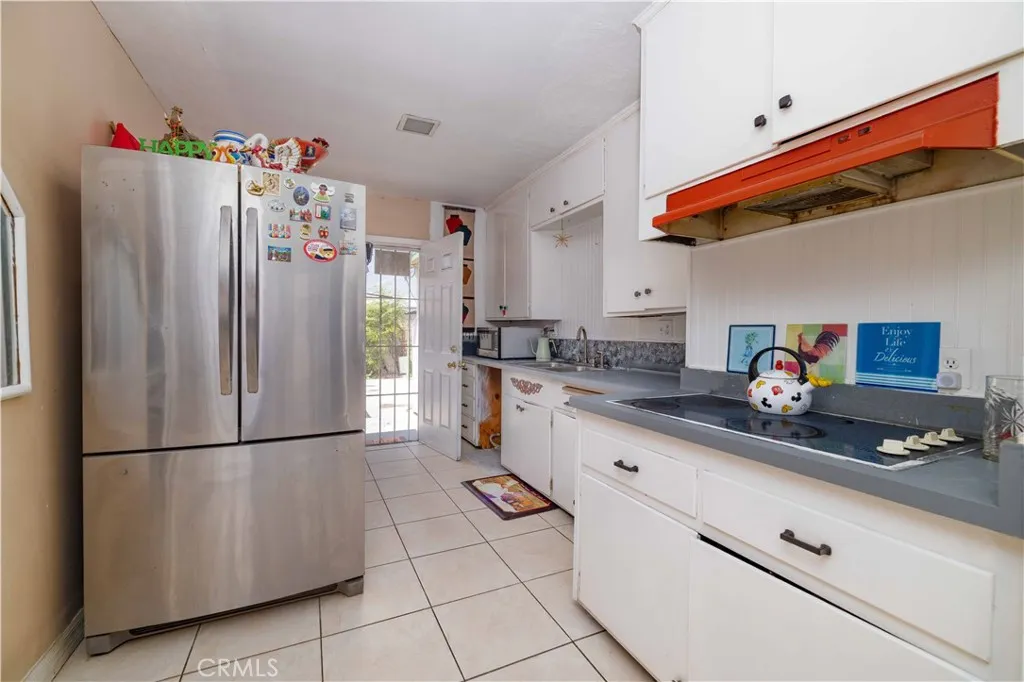 2765 E Tyler Street, Carson, California 90810 — photo 5