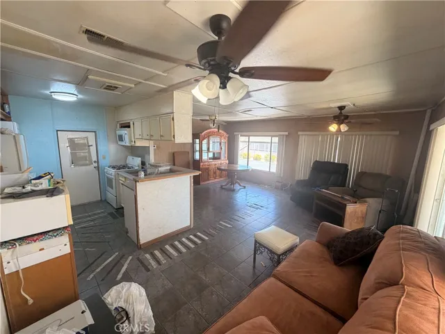 999 S Santa Fe Avenue 73, San Jacinto, California 92583