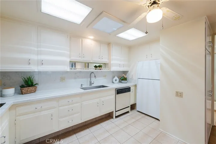 1681 Tam O Shanter Road M12 10h, Seal Beach, California 90740