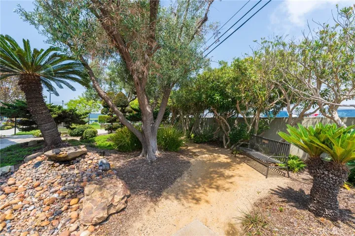 1681 Tam O Shanter Road M12 10h, Seal Beach, California 90740
