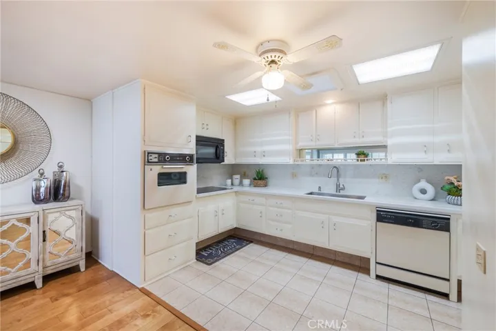 1681 Tam O Shanter Road M12 10h, Seal Beach, California 90740