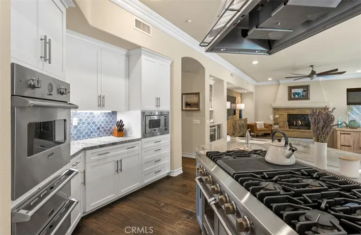 Additional oven and 2 warming drawers