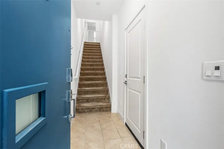 Tandem Garage entry on the right.