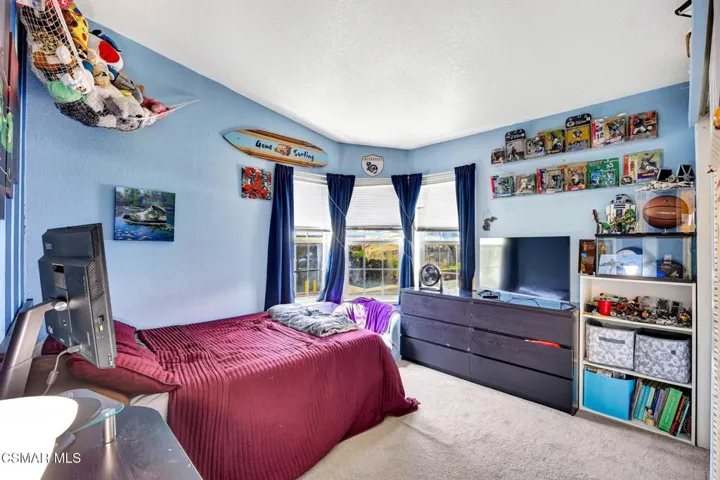 9-web-or-mls-11401 Topanga-10