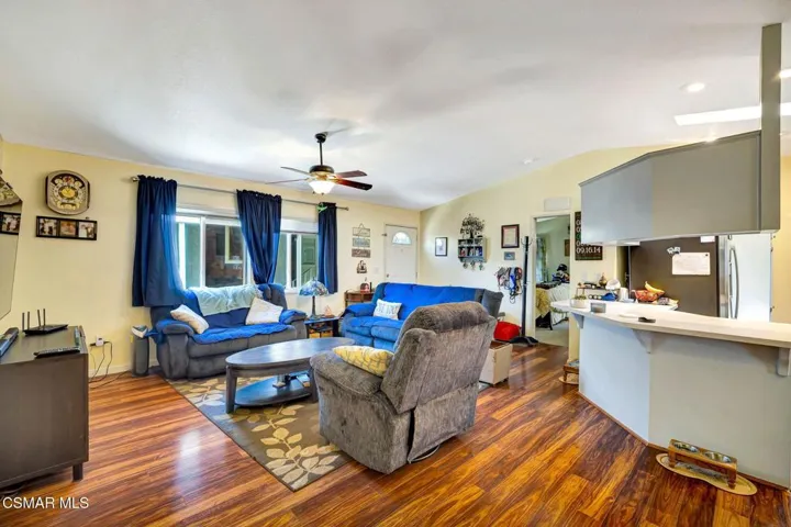 21-web-or-mls-11401 Topanga-22