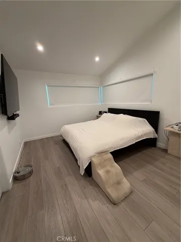 Bed. 1