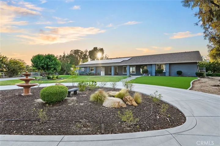 circular driveway beautiful curb appeal