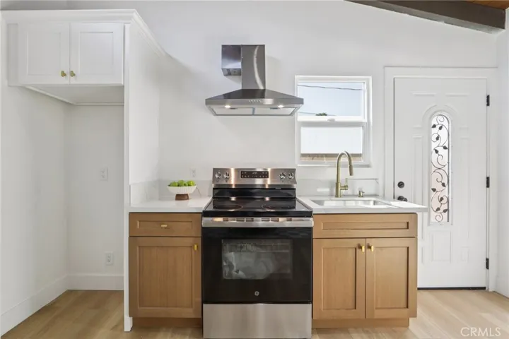10007 Debra Avenue, Granada Hills, California 91343