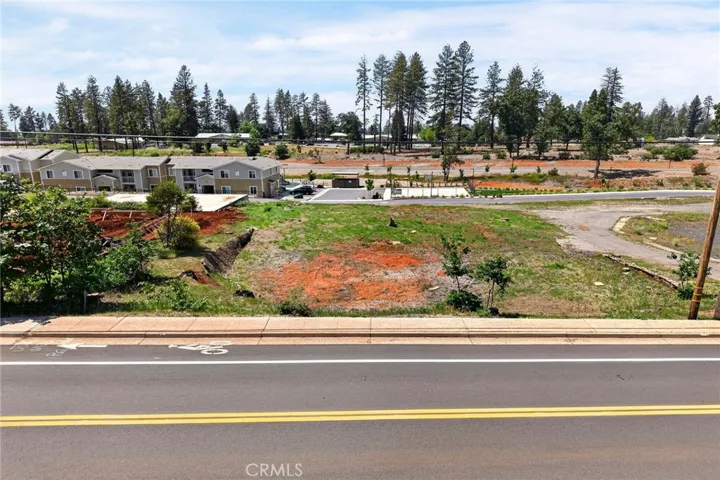Gentle slope from the street to nice wide level pad!