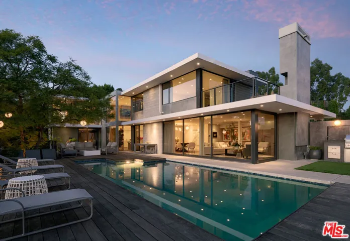1215 Chickory Lane, Los Angeles, California 90049