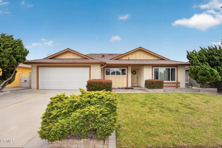 2-web-or-mls-Upmarketmedia_5000Hal-004
