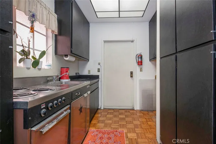 208 S Louise Street, Glendale, California 91205