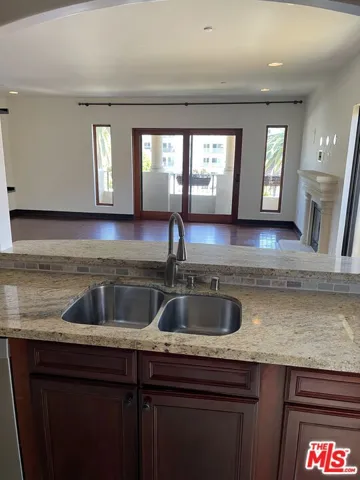 Kitchen Passthrough