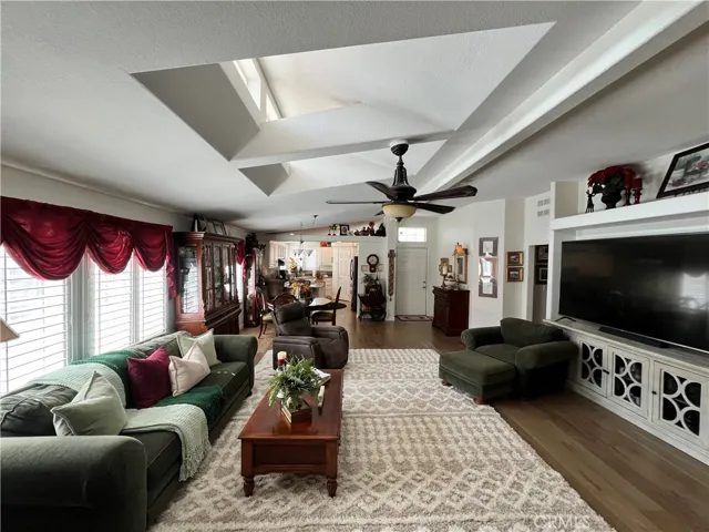 1550 Rimpau 114, Corona, California 92881