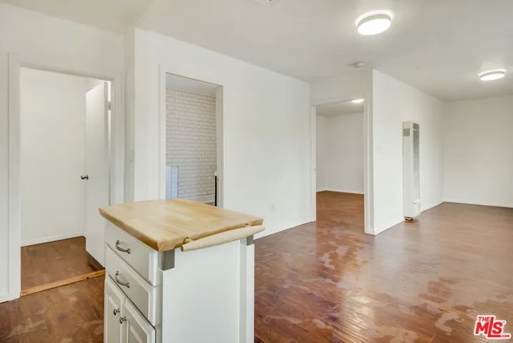 REAR HOUSE