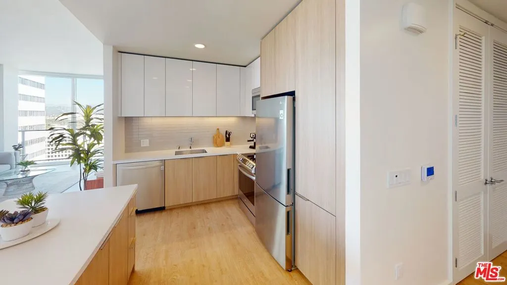 11750 Wilshire Boulevard 2011, Los Angeles, California 90025 — photo 5