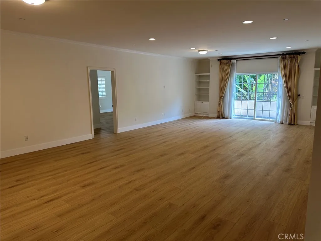 View of the Large Livingroom