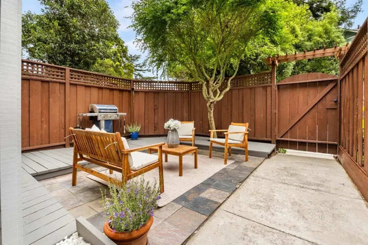 1644 Ocean Street, Santa Cruz, California 95060