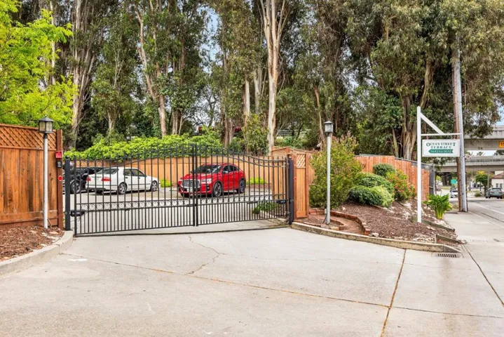 1644 Ocean Street, Santa Cruz, California 95060