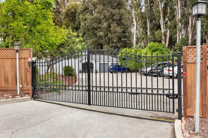 1644 Ocean Street, Santa Cruz, California 95060