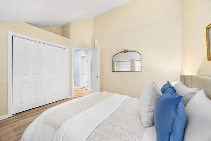 1644 Ocean Street, Santa Cruz, California 95060