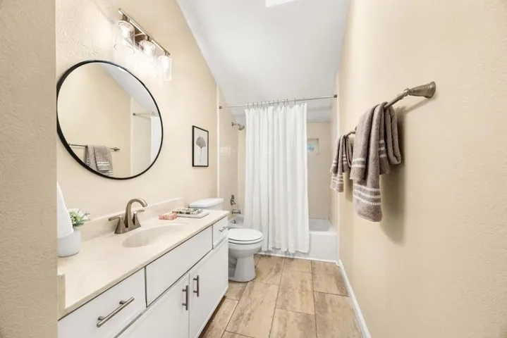 1644 Ocean Street, Santa Cruz, California 95060
