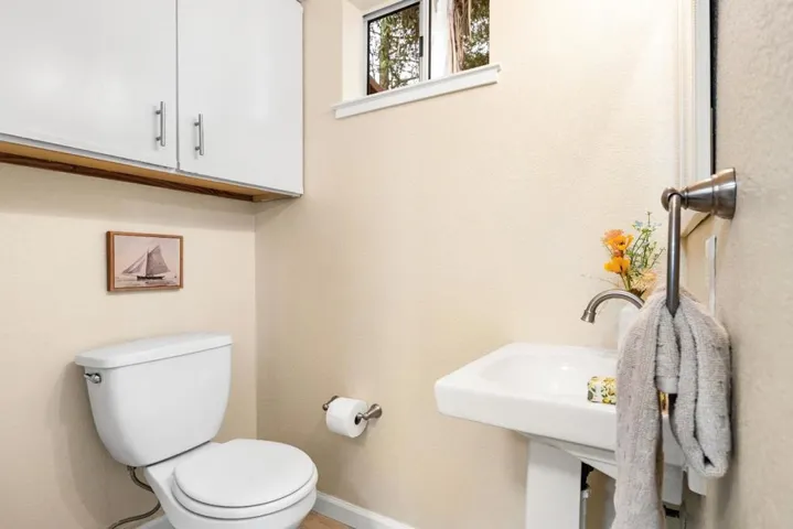 1644 Ocean Street, Santa Cruz, California 95060