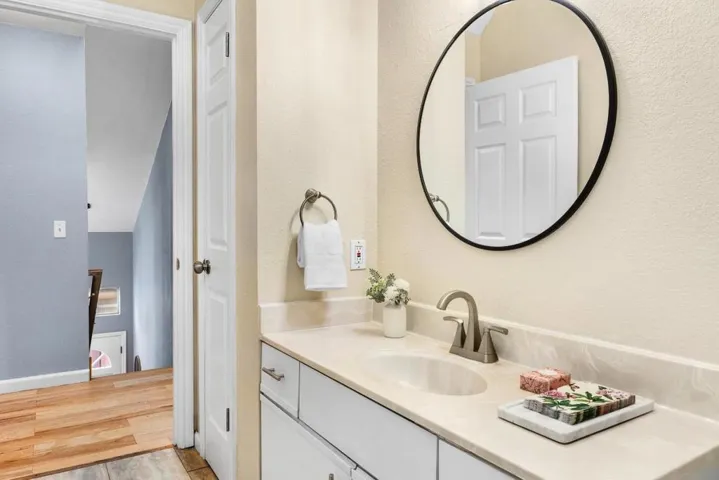 1644 Ocean Street, Santa Cruz, California 95060