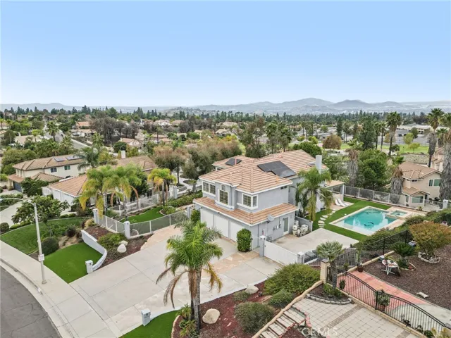 901 Clearwood Avenue, Riverside, California 92506