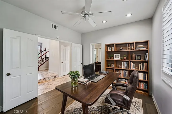 901 Clearwood Avenue, Riverside, California 92506