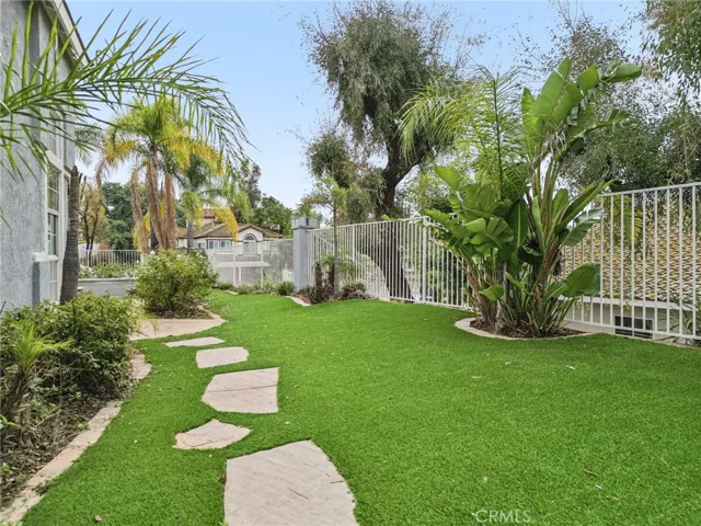901 Clearwood Avenue, Riverside, California 92506