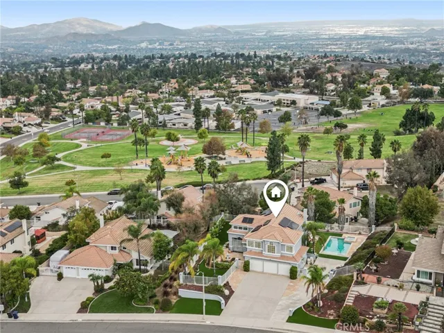 901 Clearwood Avenue, Riverside, California 92506