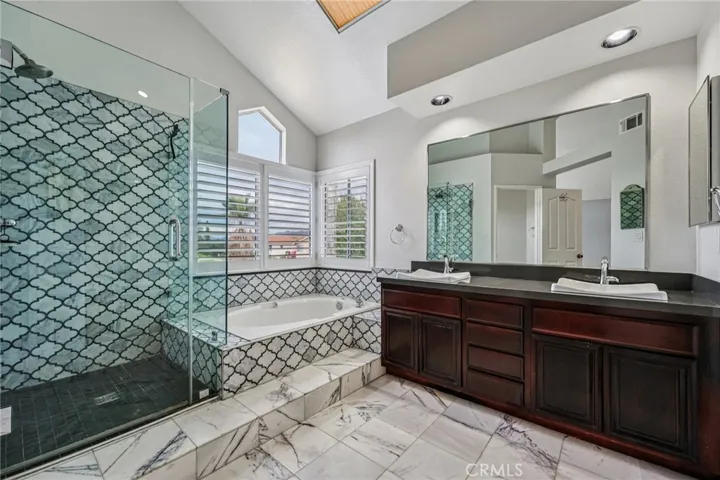 901 Clearwood Avenue, Riverside, California 92506