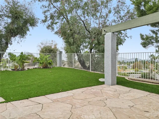 901 Clearwood Avenue, Riverside, California 92506