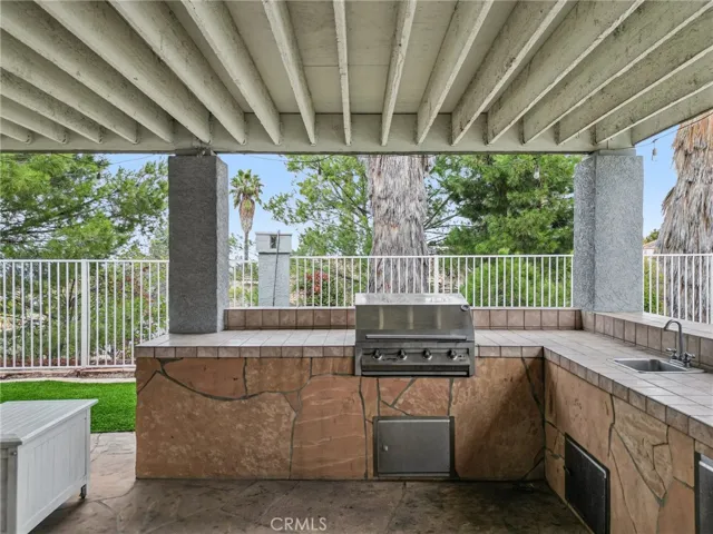 901 Clearwood Avenue, Riverside, California 92506