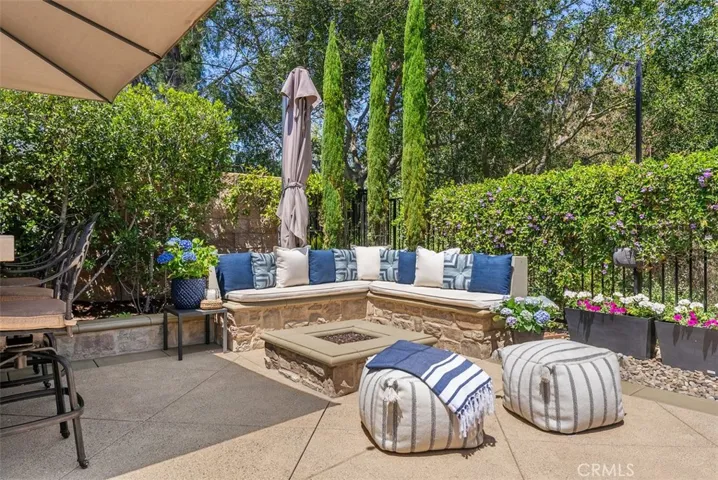 Relax and enjoy the picturesque yard.