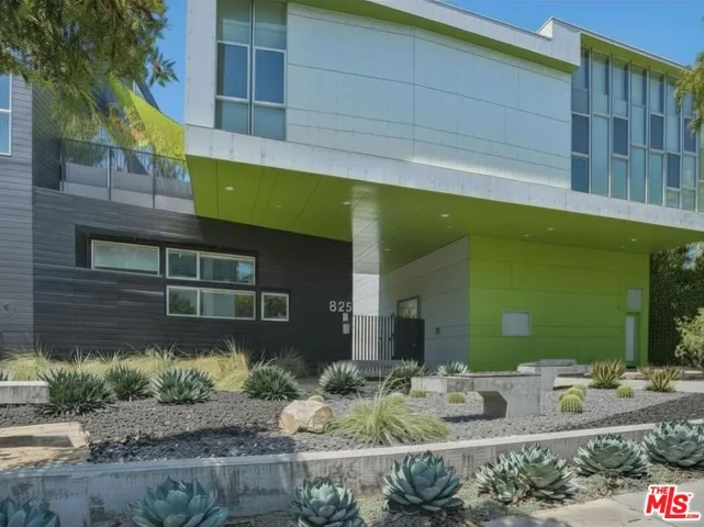825 N Kings Road 1, West Hollywood, California 90069